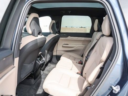 New 2025 Volvo EX90 Plus image 19