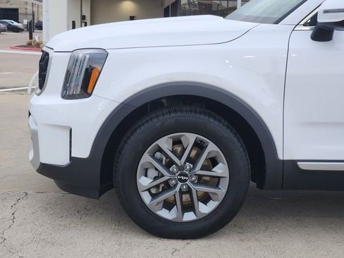 Used 2025 Kia Telluride LX image 15