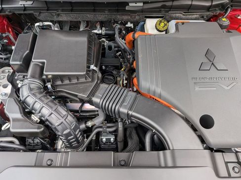 New 2025 Mitsubishi Outlander SE image 31