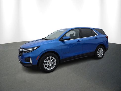 Certified 2024 Chevrolet Equinox LT image 2