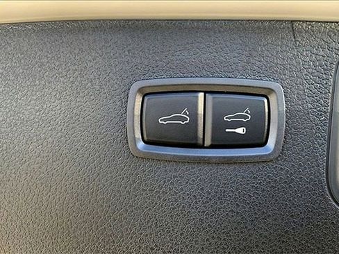 Certified 2026 Porsche Macan image 21