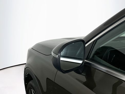 Used 2025 Kia Telluride S image 16