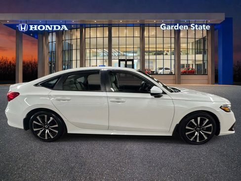 Used 2023 Honda Civic EX image 5