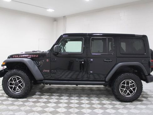 Used 2025 Jeep Wrangler Unlimited Rubicon image 8