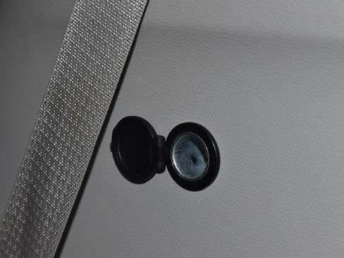 Certified 2024 Chrysler Pacifica Touring-L image 38