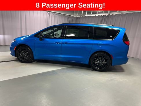 New 2026 Chrysler Pacifica Select w/ S Appearance Package FWD image 4