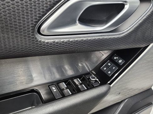 Used 2019 Land Rover Range Rover Velar R-Dynamic SE image 10