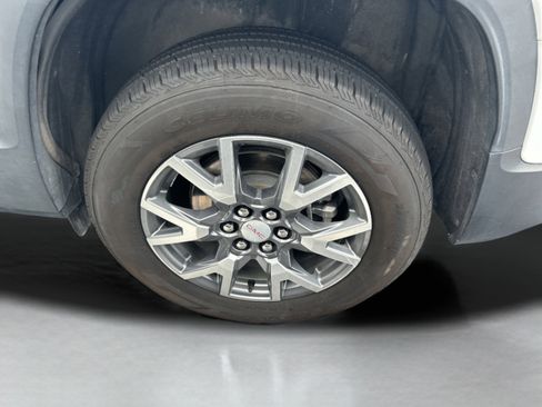 Used 2023 GMC Acadia SLT image 10