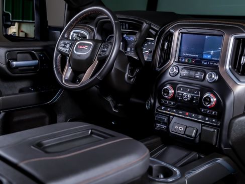 Used 2021 GMC Sierra 2500 AT4 w/ AT4 Premium Plus Package AWD/4WD image 24