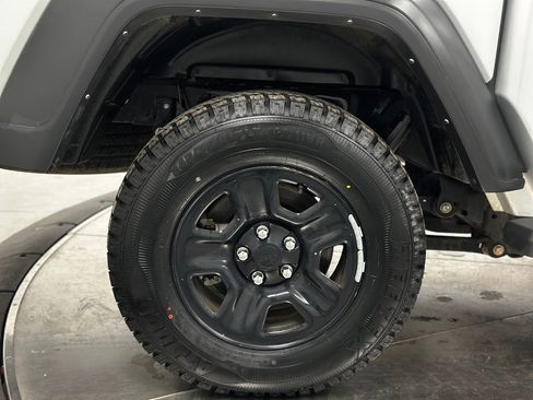 Used 2023 Jeep Gladiator Sport image 27