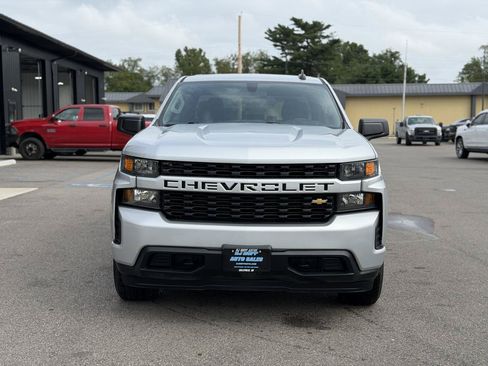 Used 2020 Chevrolet Silverado 1500 Custom w/ Custom Value Package AWD/4WD image 2