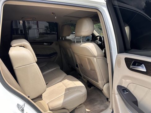 Used 2014 Mercedes-Benz GL 450 4MATIC image 15