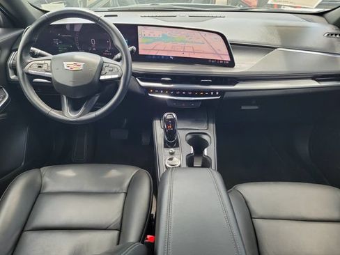 Used 2025 Cadillac XT4 Premium Luxury FWD image 13