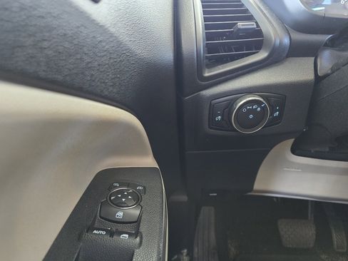 Used 2020 Ford EcoSport S image 11