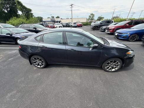 Used 2014 Dodge Dart SXT FWD image 1
