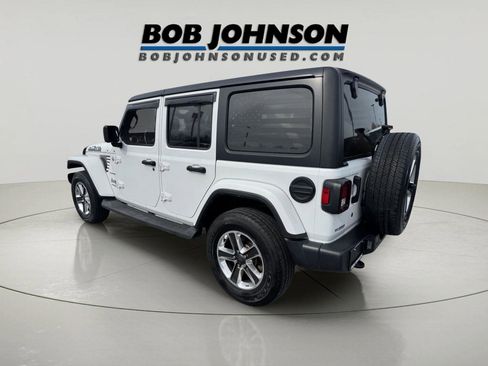 Used 2018 Jeep Wrangler Unlimited Sahara w/ Dual Top Group AWD/4WD image 5