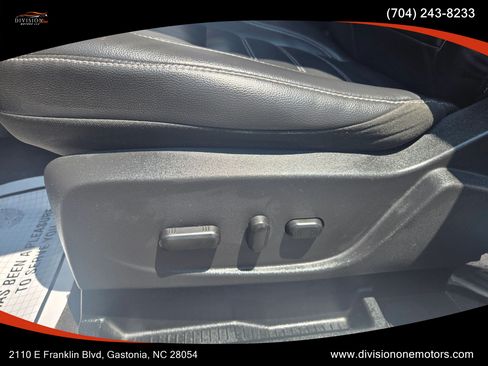 Used 2017 Ford Escape Titanium FWD image 7