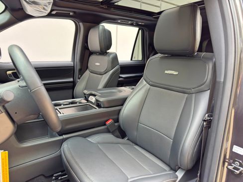 Used 2026 Ford Expedition Platinum w/ Stealth Appearance Package AWD/4WD image 41
