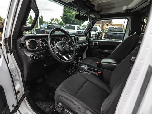 Used 2020 Jeep Gladiator Sport w/ Quick Order Package 24S AWD/4WD image 19