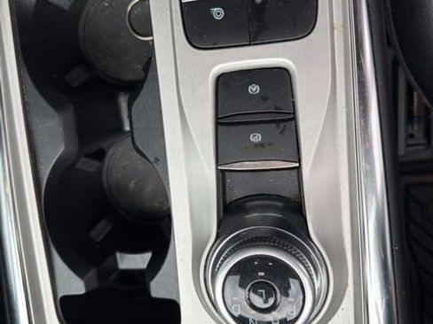 Used 2022 Ford Explorer XLT w/ Equipment Group 202A RWD image 8