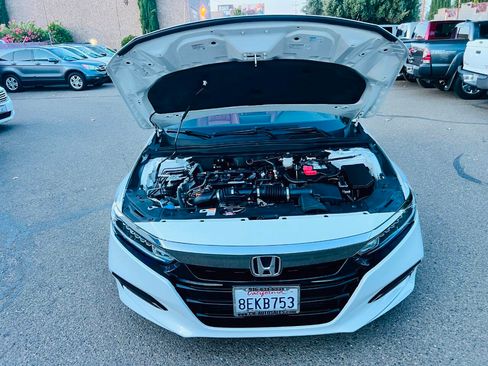 Used 2018 Honda Accord Sport image 11