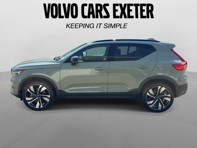 Certified 2024 Volvo XC40 B5 Plus w/ Protection Package Premier AWD/4WD image 7