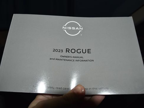 Used 2023 Nissan Rogue SV w/ SV Premium B Package image 10