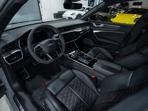 Used 2022 Audi RS 6 4.0T quattro Avant w/ Carbon Optic Package image 18