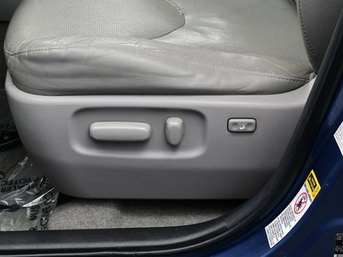 Used 2011 Toyota RAV4 Limited image 11