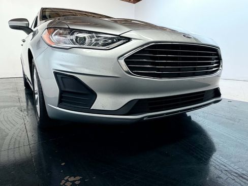 Used 2020 Ford Fusion SE FWD image 16