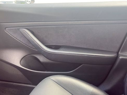 Used 2020 Tesla Model 3 Standard Range RWD image 17