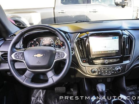Used 2023 Chevrolet Traverse Premier image 2