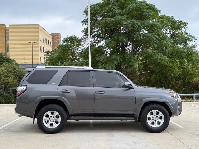Used 2017 Toyota 4Runner SR5 Premium RWD image 5