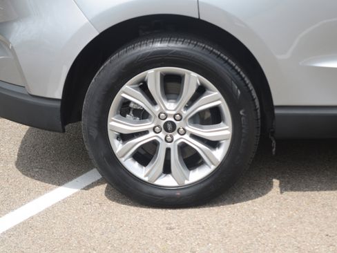 Used 2024 Ford Edge Titanium image 27