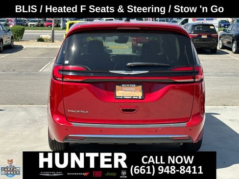 Used 2024 Chrysler Pacifica Touring-L FWD image 36