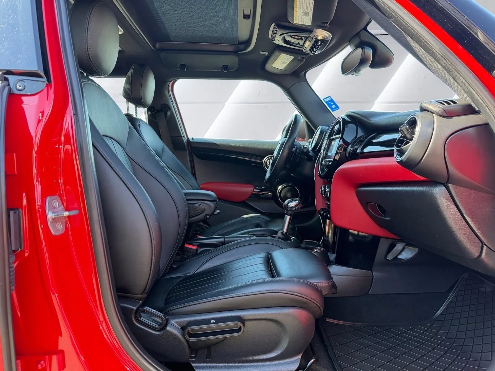 Used 2019 MINI Cooper S w/ Driver Assistance Package FWD image 10