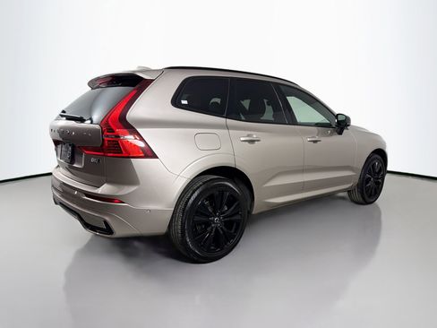 Certified 2023 Volvo XC60 B5 Ultimate w/ Climate Package image 6