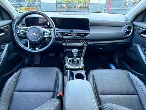 Certified 2025 Kia Seltos EX w/ EX Sunroof Package AWD/4WD image 6