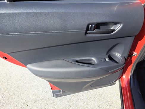 Used 2023 Toyota Corolla Cross SE image 9