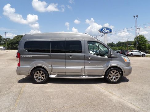 Used 2015 Ford Transit 150 130 Low Roof w/ Exterior Upgrade Package RWD image 1