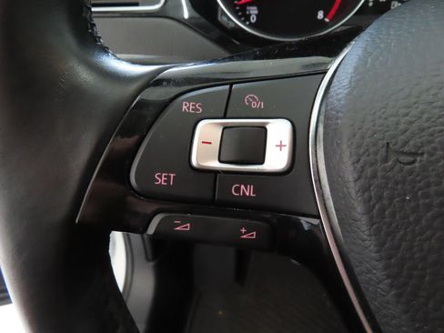 Used 2016 Volkswagen Jetta SEL FWD image 13