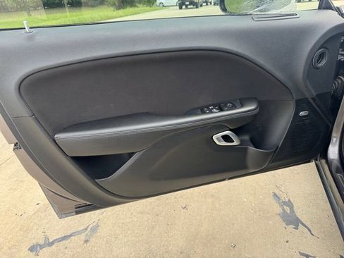 Used 2015 Dodge Challenger R/T Scat Pack RWD image 4
