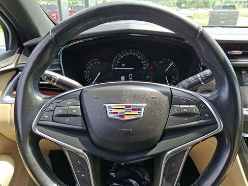 Used 2018 Cadillac XT5 Luxury w/ Driver Awareness Package AWD/4WD image 21