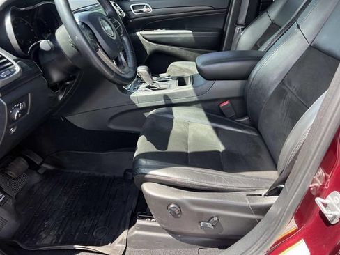Used 2020 Jeep Grand Cherokee Altitude AWD/4WD image 19