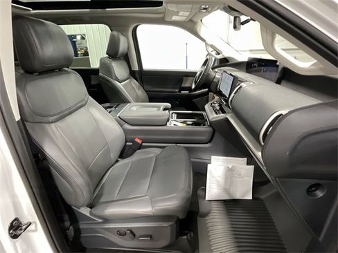 New 2025 Ford Expedition Active image 31