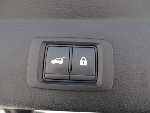 Used 2024 Mitsubishi Outlander 4WD Plug-In Hybrid image 35