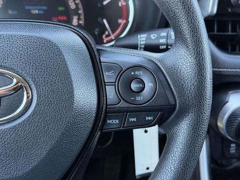 Used 2023 Toyota RAV4 LE image 9