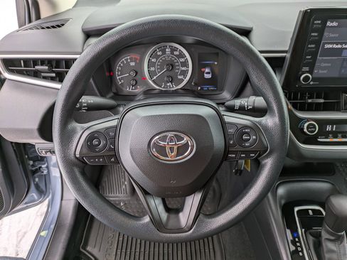 Used 2022 Toyota Corolla LE image 9
