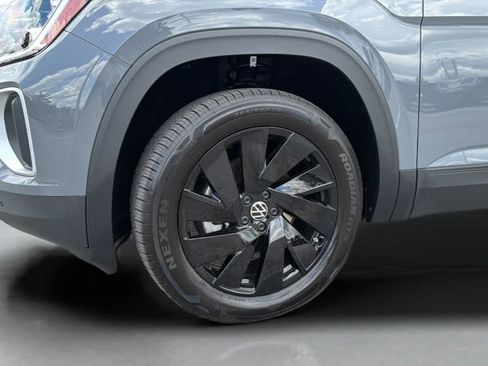 New 2026 Volkswagen Atlas SE FWD image 36