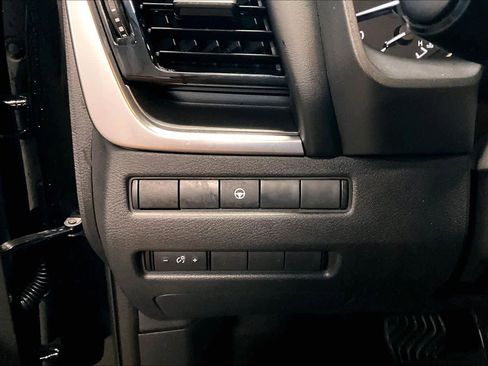 Used 2021 Nissan Rogue SV FWD image 32